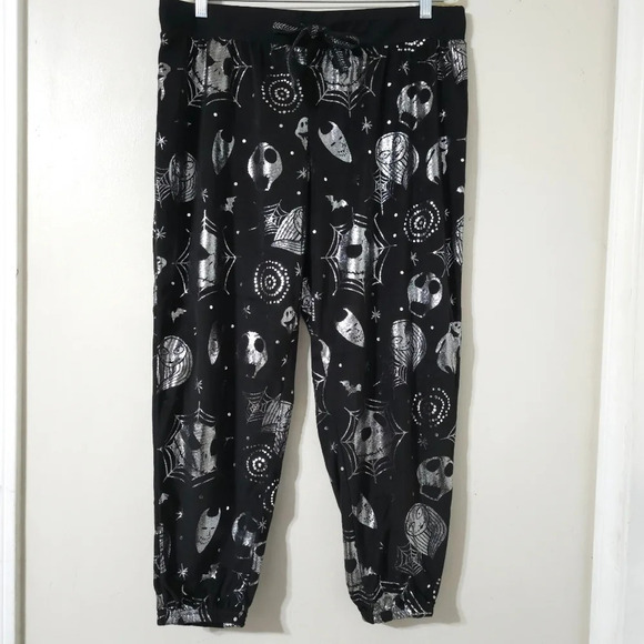 ✨️4/$20. NIGHTMARE BEFORE XMAS Silver Printed Velour Joggers With Elastic Waist - Picture 2 of 16